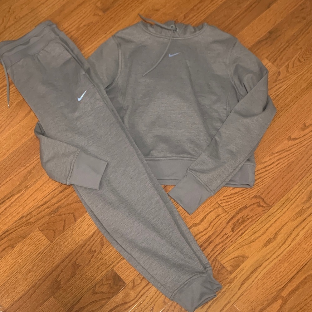 Nike Therma-Fit Set